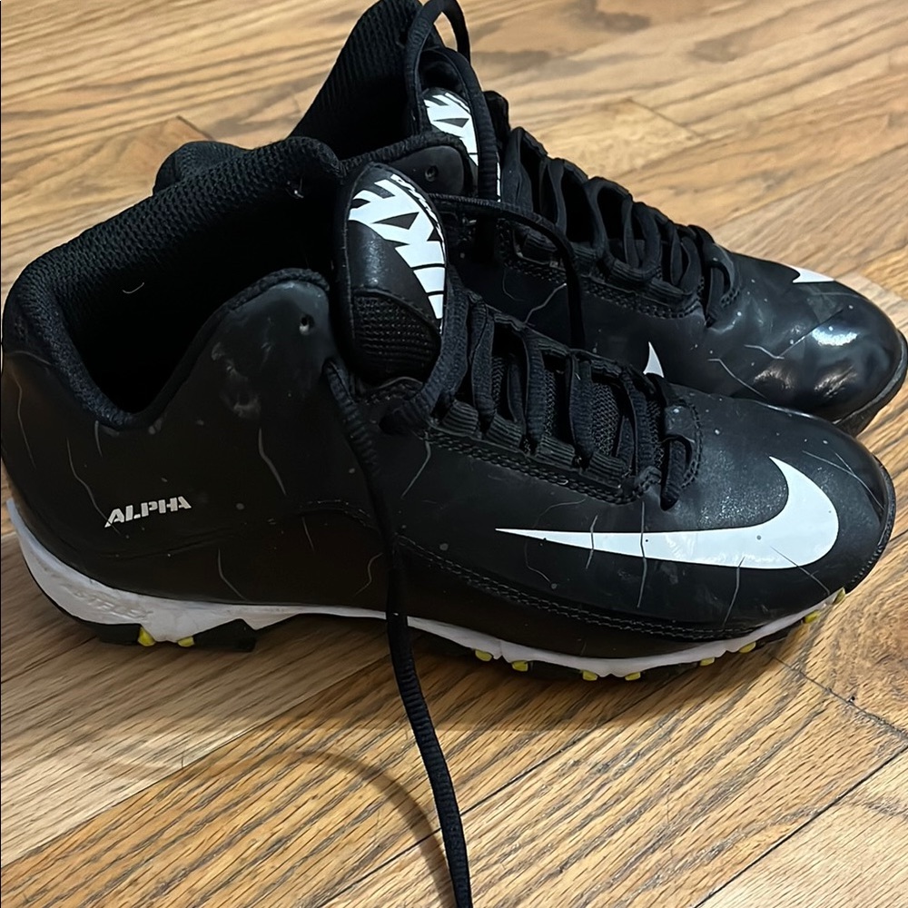 Nike Black and white Youth football Cleats